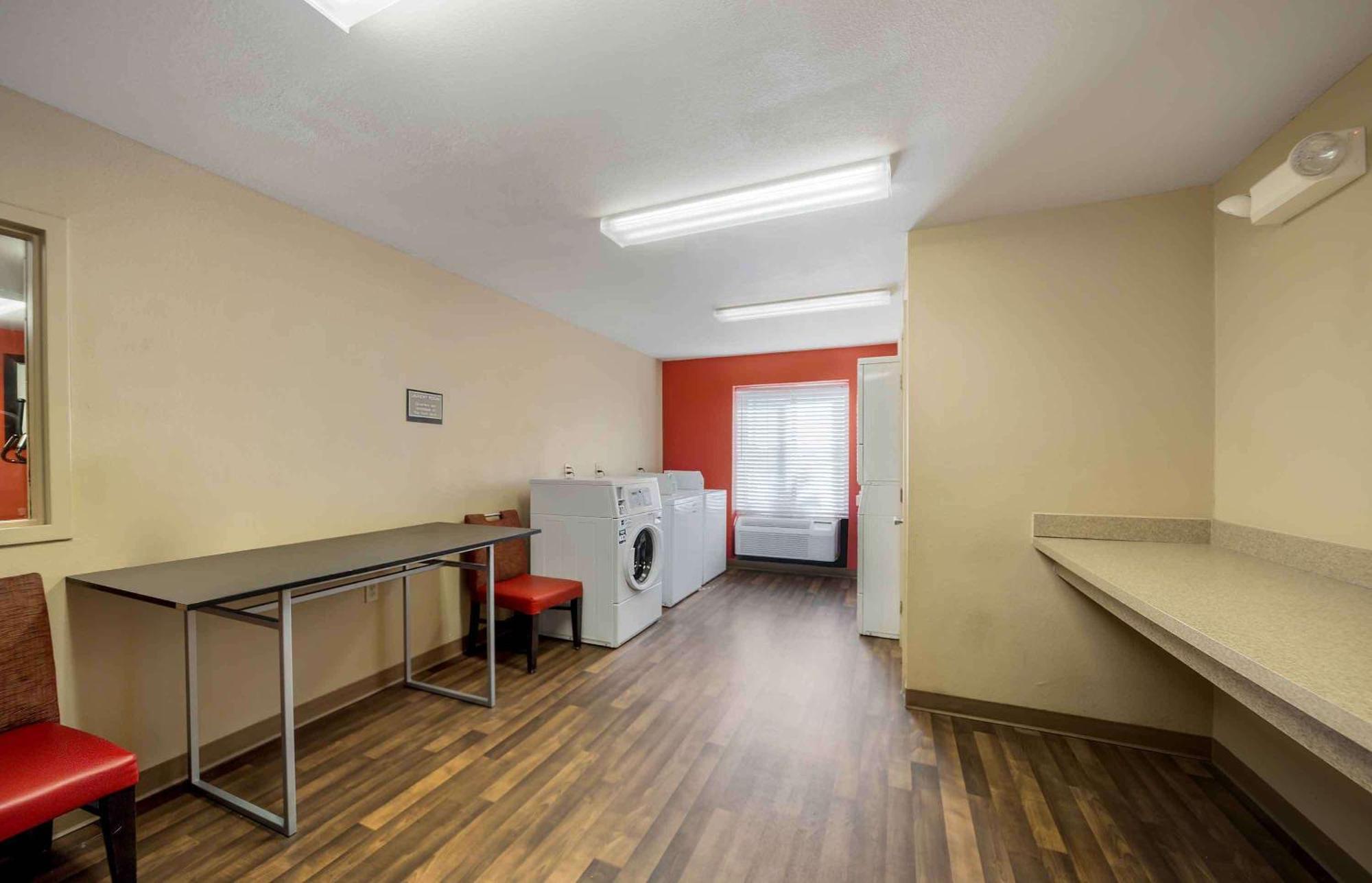 Extended Stay America Suites - Oklahoma City - Northwest Екстер'єр фото