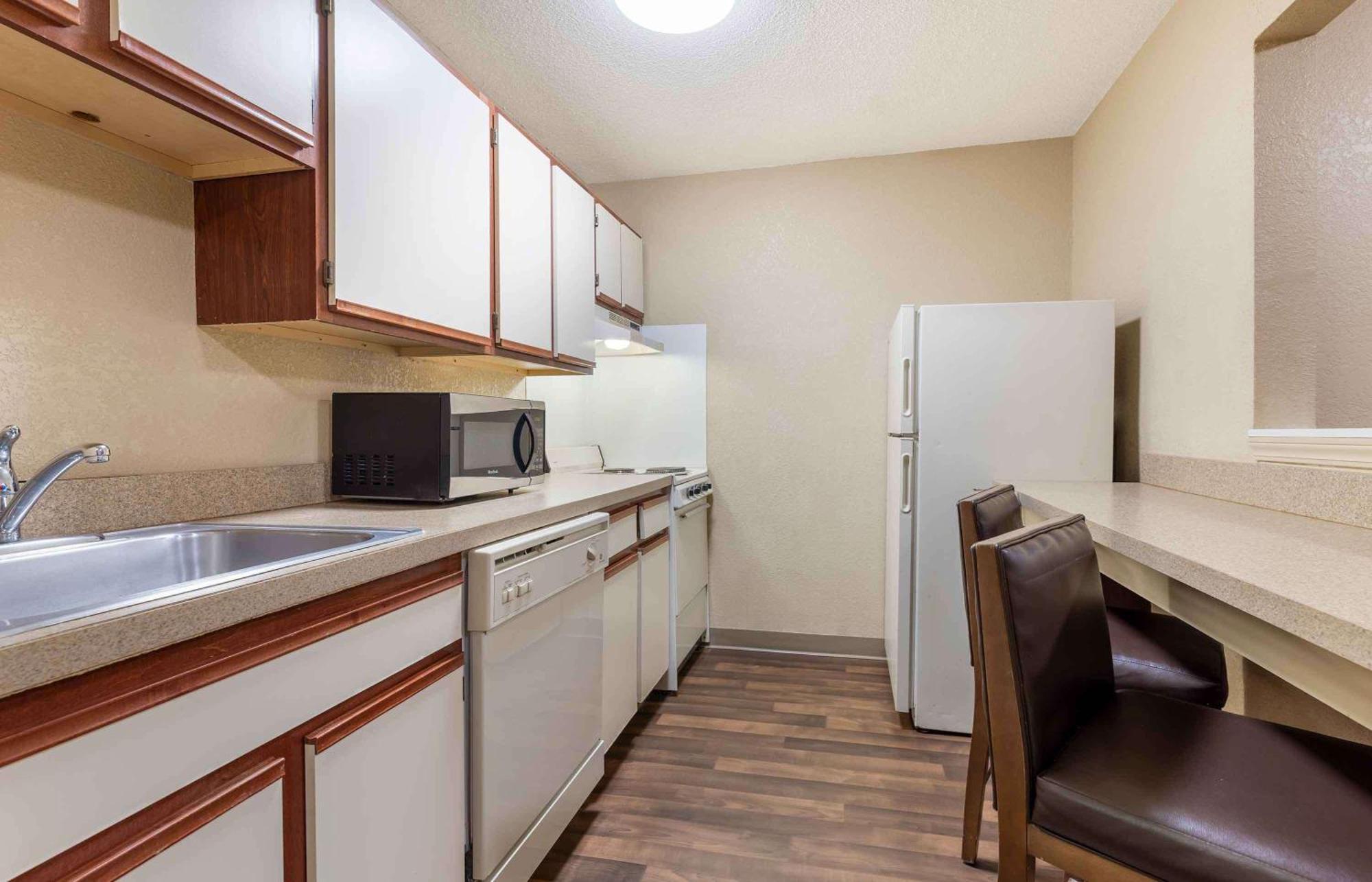 Extended Stay America Suites - Oklahoma City - Northwest Екстер'єр фото